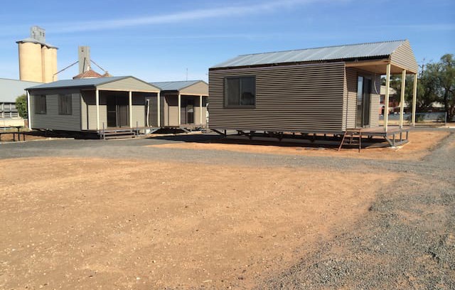 Lascelles Cabin | WAGON INN self contained unit 1