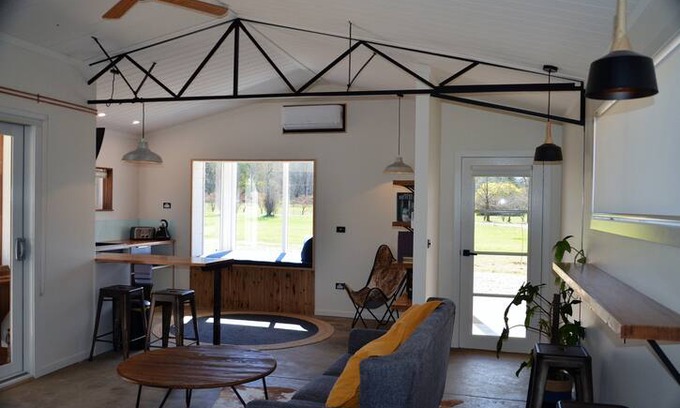 Freeburgh Other | The Stables on Ovens River at Burrow and Nest