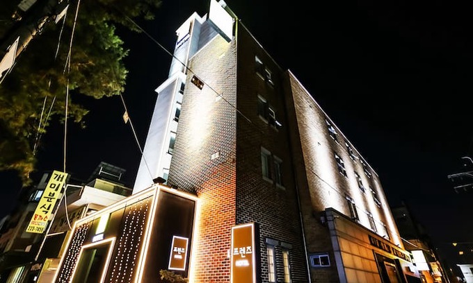 Cheongju Hotel | 청주프렌즈호텔 (24시간 다이닝룸이 오픈되어있어 간편한 식사가 가능합니다)