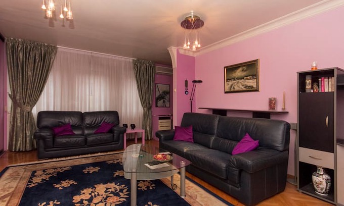 Sarajevska Apartment | Spacious, luxury 2-BDR /2 bath apt