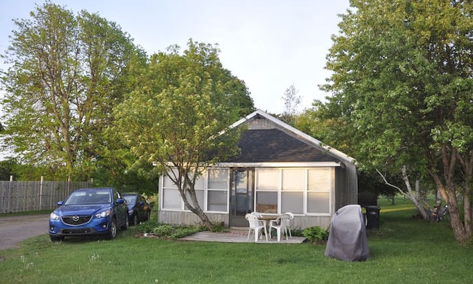 Brackley Beach Cabin | Enjoy MARIGOLD cottage and a waterview.