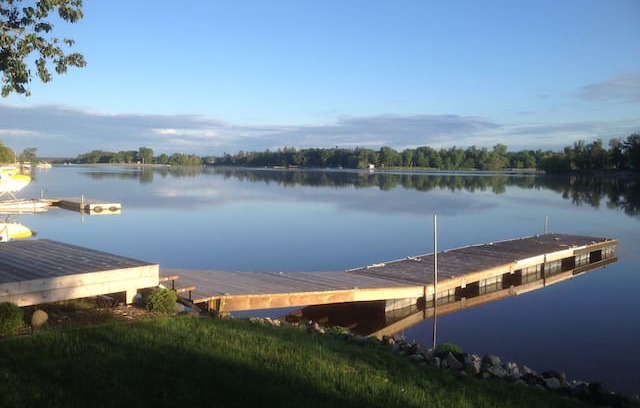 Petersfield Cabin | Escape to Netley Creek in Petersfield, Manitoba