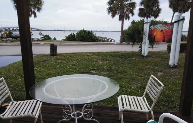 Jensen Beach Cabin | Pelican's Rest by the River