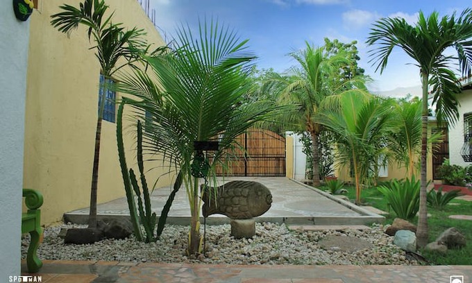 Pochomil House | Casa “Villa Zapopan” (POCHOMIL)