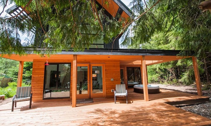 Tofino House | Ray of Sunshine