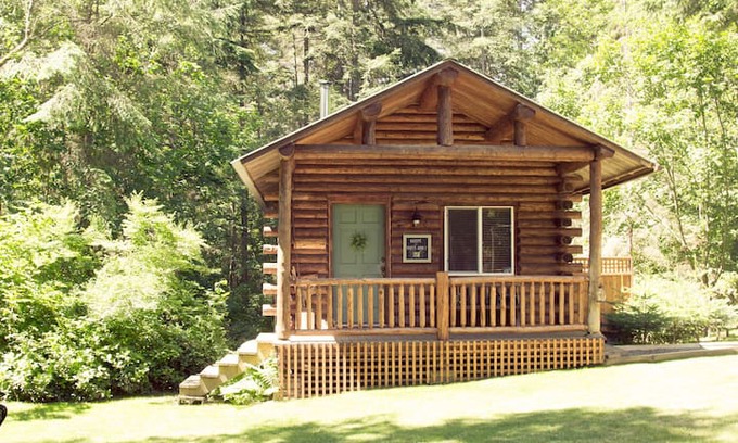 Snoqualmie Ridge Cabin | Elliott's Cabin ~ Charming and Cozy
