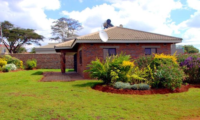Harare East Cabin | Pamumvuri at the Shawasha Hills Cottage