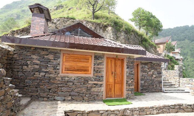 Kandaghat Resort | Kali Tibba Resort Chail Deluxe Room All Meal Plan