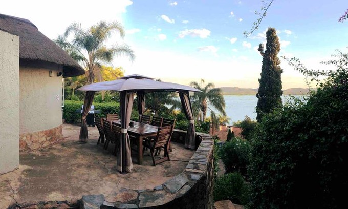 Kosmos House | Kindle View Lodge , Hartbeespoort Dam-Entire House