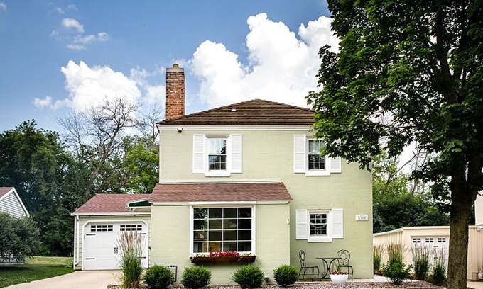Greendale House | Cottage on Clover in Historic Downtown Greendale