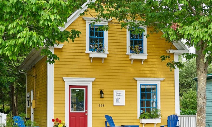 Mahone Bay Cabin | Charming Historic Cottage on Main in Mahone Bay