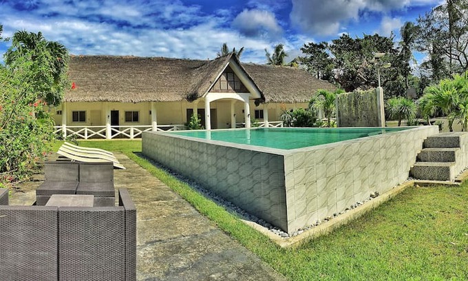 Pagudpud Villa | ROQ's Place relaxing Beach House