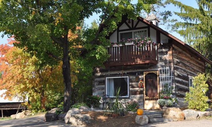 Killaloe Villa | Gerber's 1870 Chalet