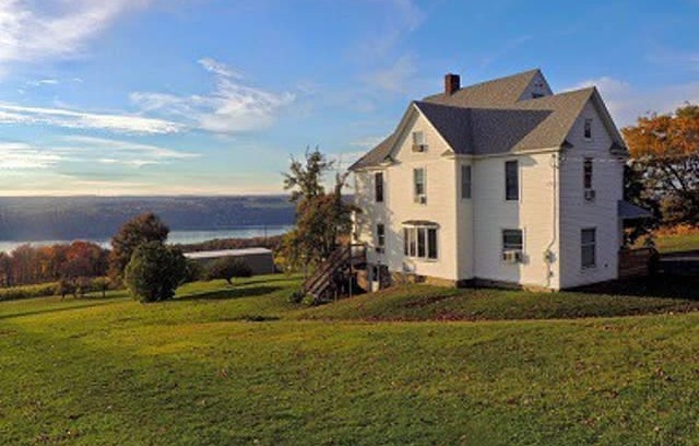 Burdett House | The Inn at Chateau LaFayette Reneau