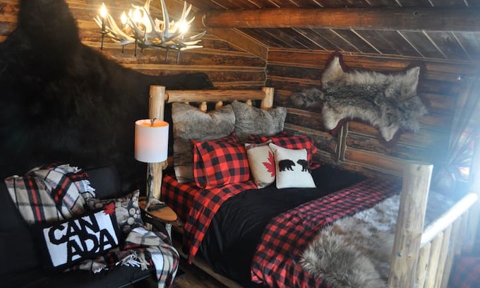 Calgary Cabin | 100+ Year old Rustic Log Cabin near Ghost Lake