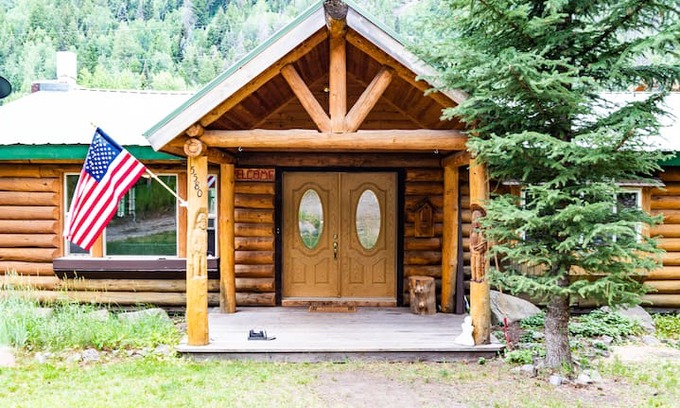 Marble Bed & Breakfast | Inn at Raspberry Ridge - Entire Lodge