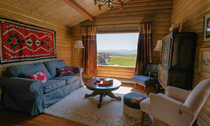 Division No. 3 Cabin | Flint Rock Ranch - The Panabode