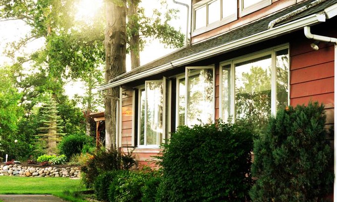 Angola House | Large Hickory Point Cottage on Lake James