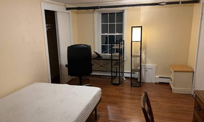 Waltham House | Spacious 4bed apartment near Brandeis & Bentley