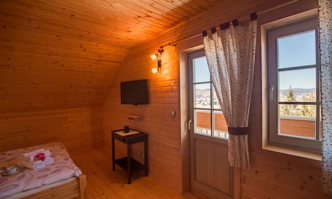 Ravna Gora House | Lovely holiday home in Ravna Gora with fireplace