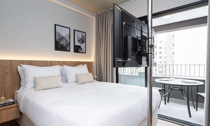 Jardins House | Studio novíssimo com varanda ao lado da Paulista