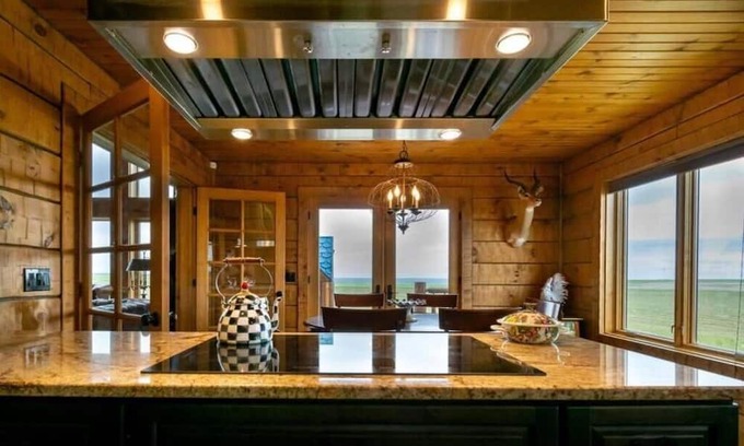 Santa Rita House | Tranquil 4-bedroom Glacier View Getaway