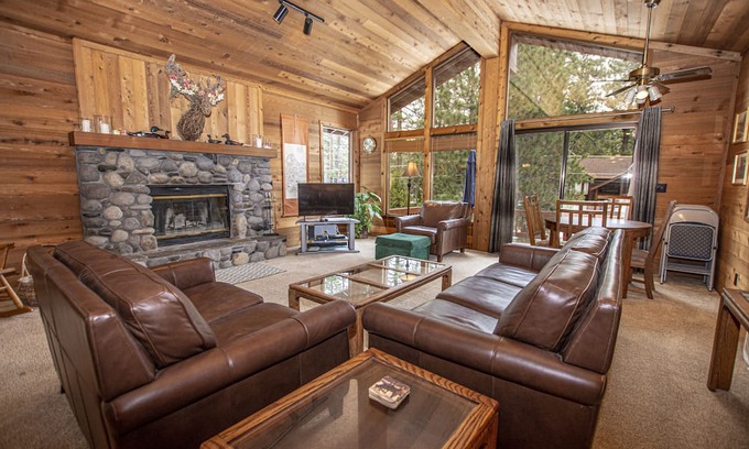 Lake Forest House | Vance: Sunny and Spacious Dollar Point Home