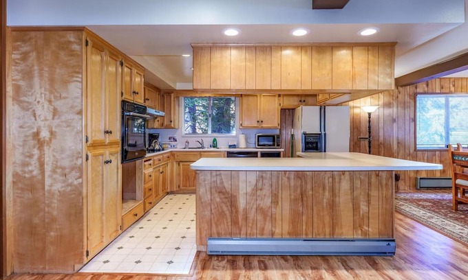 Yosemite West House | Hutchings Cabin & Apt.