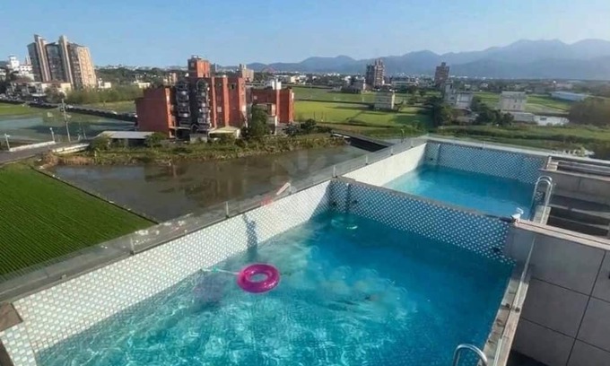 Wujie Bed & Breakfast | Aqua rooftop