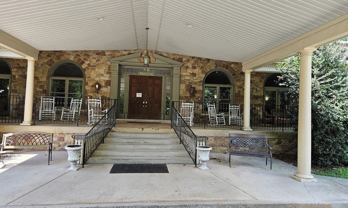 Valley Forge House | Cozy 1-bedroom hotel with WiFi, AC in charming Phoenixville