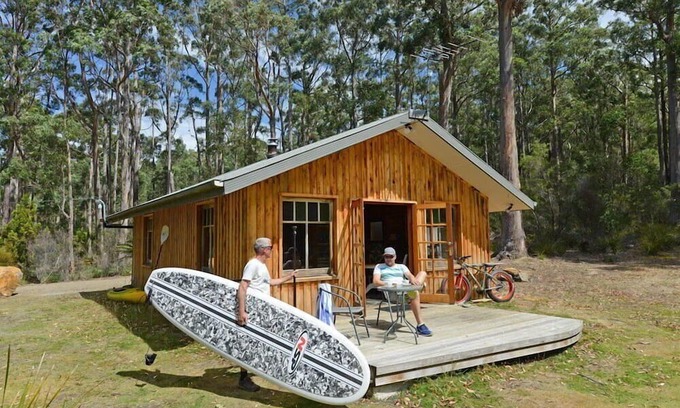 South Bruny House | Saintys Creek ~beautiful timber cottage!