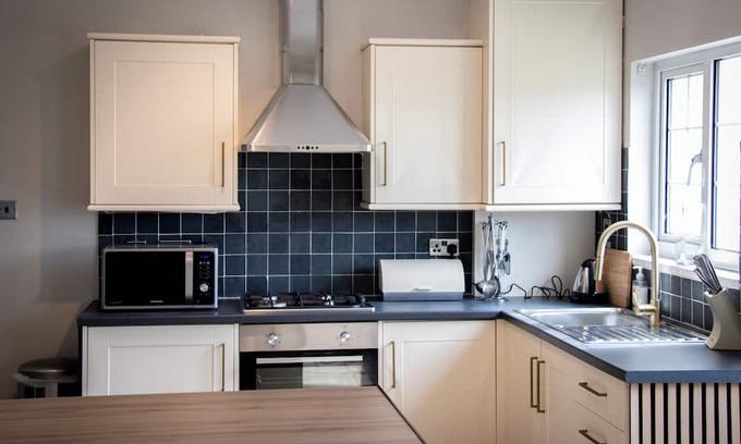 Troon Cottage | Cosy cottage, with on site amenities, minutes from Royal Troon Golf Club & beach