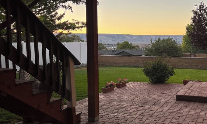 Rock Springs House | Cozy 1 bedroom + bathroom available fitness room, laundry, WiFi in Rock Springs