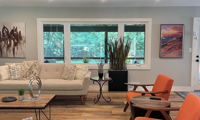 Battle Creek House | Lovely Mid Century Modern Ranch