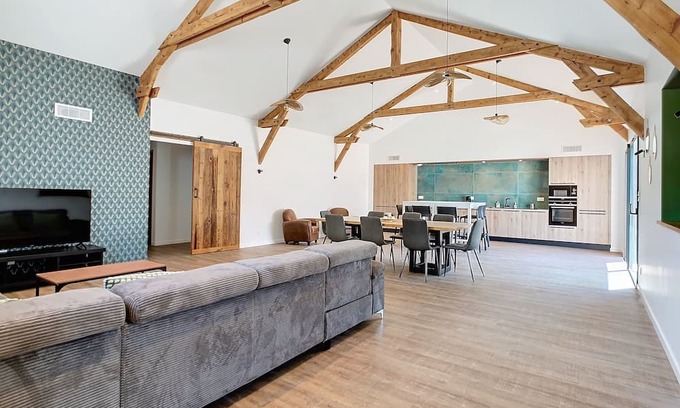 Maclas House | Maison Rénovée de 160m2 au Coeur du Parc du Pilat