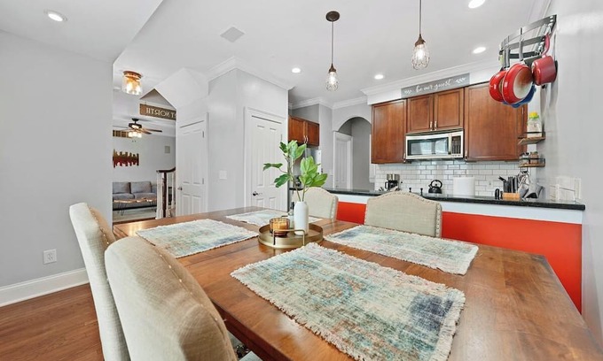 Short North House | 25 Beds /Best Location-2 Homes!