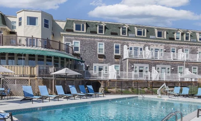 Jamestown Resort | Resort Room for 2-4 People - Jazz Fest Weekend! Everything on site that you need