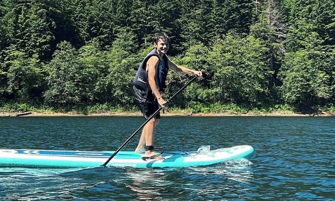 Amboy House | Cozy Glamping RV Hot Tub, Fire Pit & Nature Escape