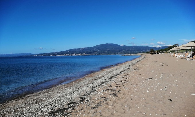 Raftis House | Spacious retreat with superb views and sucluded garden, 10 mins drive to beach.