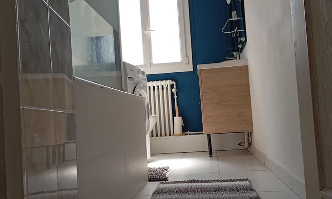 Carrieres-sous-Poissy Apartment | The People of Grass Flat