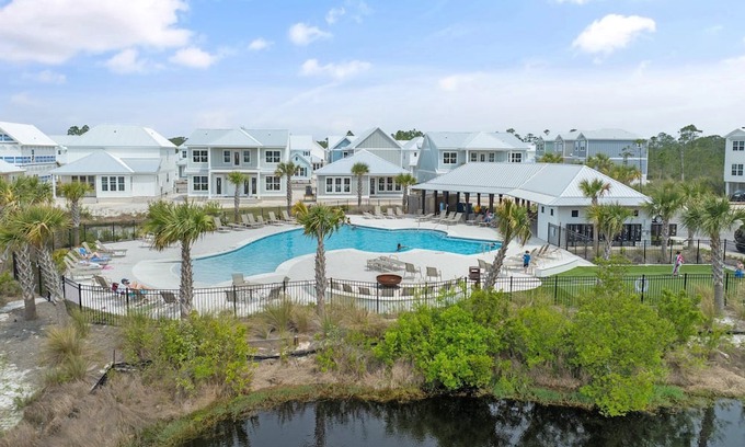Orange Beach Cottage | ☀️4BR-Walk2Bch-Pool+Fire Pit-Summer-Salt 2770☀️
