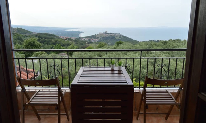 Nei Pori Apartment | Attic with a View - Σοφίτα με Θέα