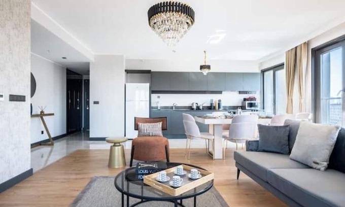 Kagithane Apartment | Diana - 3BD Fantastic Central Flat w Parking & Gym