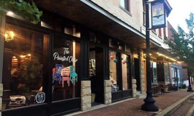 Farmington House | “THE WHITE HOUSE” Step back in time with this Old World charm home.Walk downtown