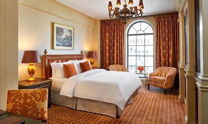 Connecticut Ave - K Street Apartment | Premier Room Near National Geographic Museum WDC