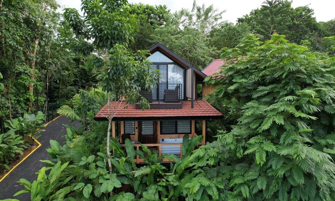Monterrey Cottage | Unique Romantic Cabin With hot tub Surrounded by Forest, near La Fortuna