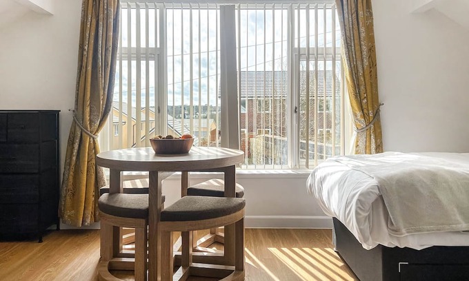 Blackwood Cottage | Discover The Highmead; Where urban excitement meets rural serenity in picturesque Blackwood, just mo