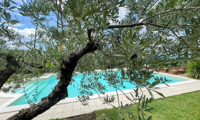 Pietrauta Villa | stylish villa with views between montefalco and bevagna sleeps 12 plus children
