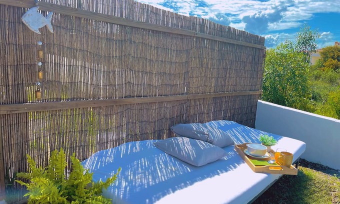 Aljezur Cabin | Casa Cacau’s T1 in Arrifana,Aljezur