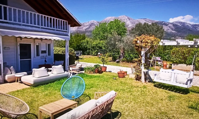 Eretria Other | Farmhouse with pool minutes from the beach